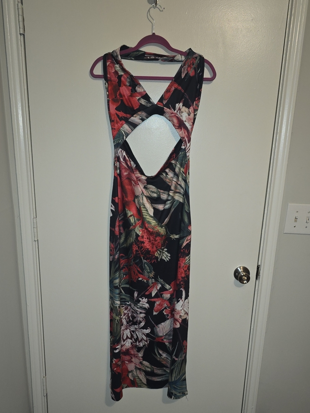 Backless Floral Maxi Dress in Black and Red